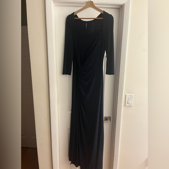 Sophisticated Black Long Sleeve Dress - Picture 1 of 1